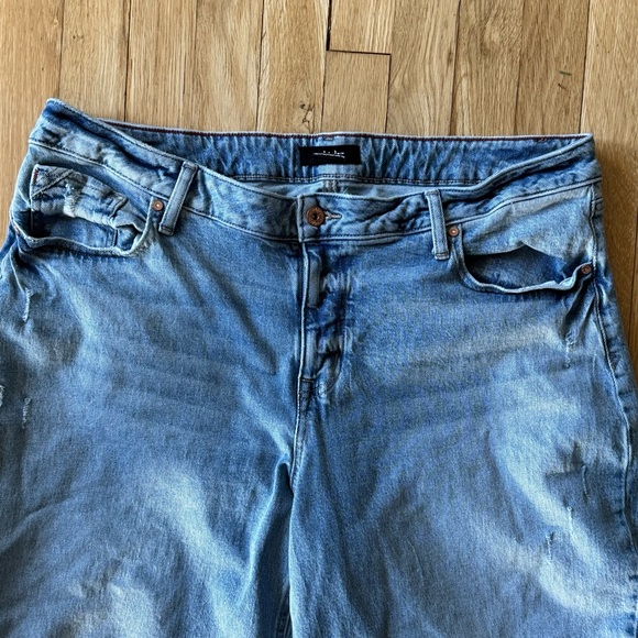 Edgely Curvy High Rise Relaxed Boyfriend Wide Leg Jean - Short - Picture 2 of 12